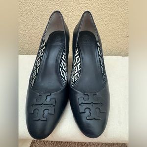 Tory Burch closed toe wedges